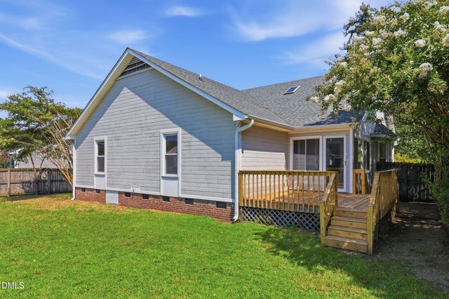 301 Larchmont Road, Fayetteville, NC 28311