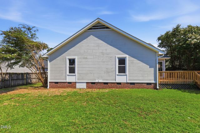 301 Larchmont Road, Fayetteville, NC 28311