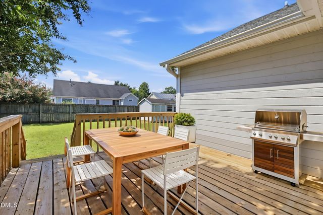 301 Larchmont Road, Fayetteville, NC 28311