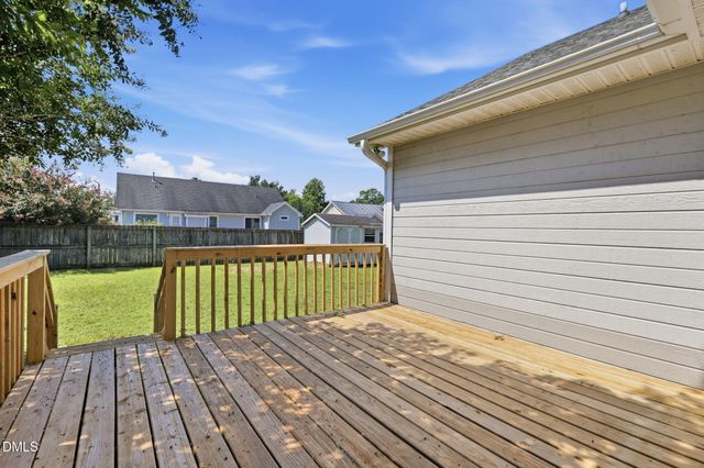 301 Larchmont Road, Fayetteville, NC 28311