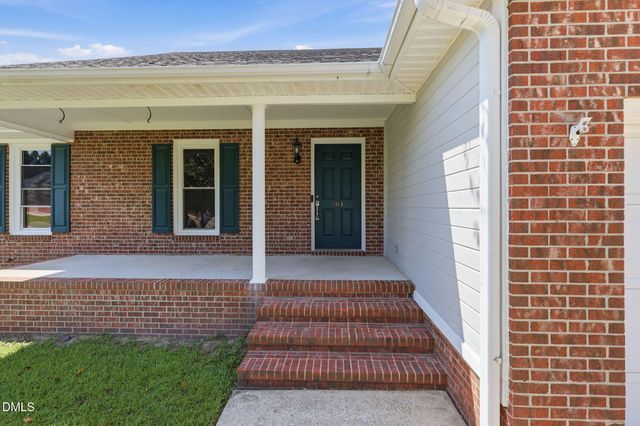 301 Larchmont Road, Fayetteville, NC 28311