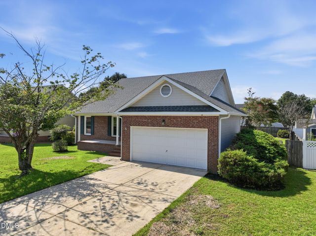 301 Larchmont Road, Fayetteville, NC 28311