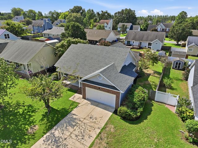 301 Larchmont Road, Fayetteville, NC 28311