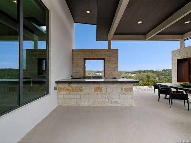 24108 Tres Arroyos, San Antonio, TX 78255