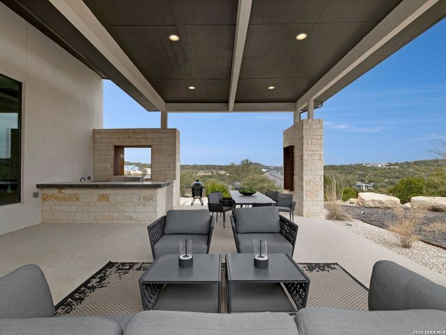 24108 Tres Arroyos, San Antonio, TX 78255