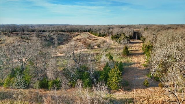 MC 3015 72687 Road, Pyatt, AR 72672