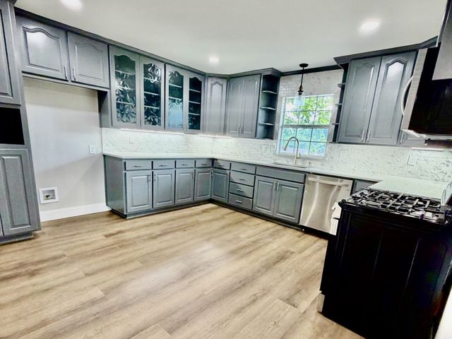 7000 Park Place Drive, Richland Hills, TX 76118