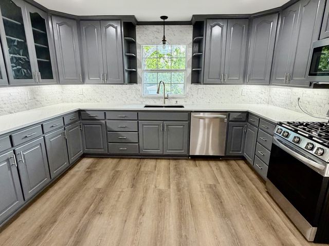 7000 Park Place Drive, Richland Hills, TX 76118