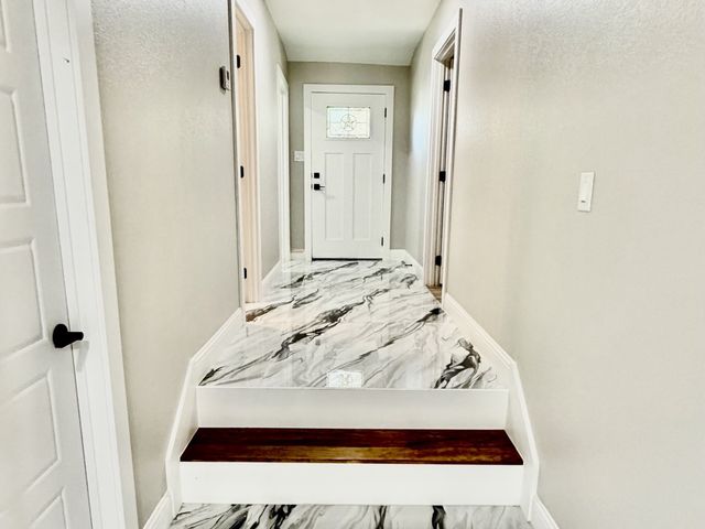 7000 Park Place Drive, Richland Hills, TX 76118