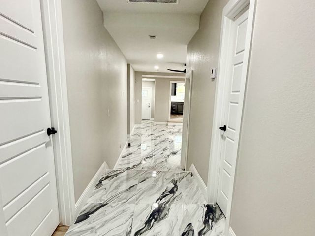 7000 Park Place Drive, Richland Hills, TX 76118