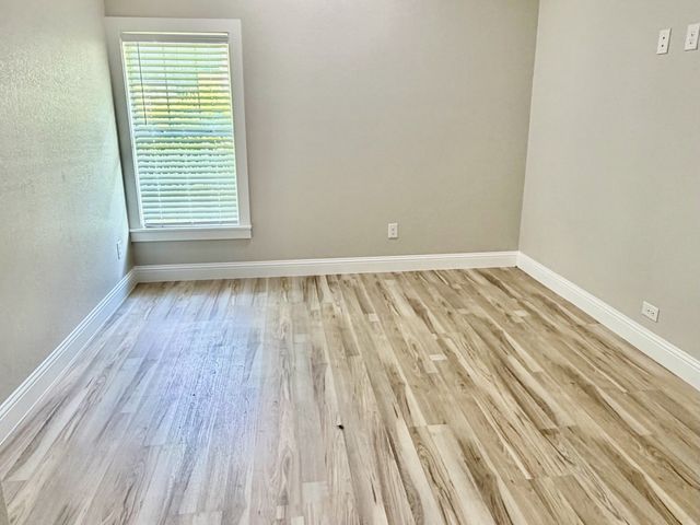 7000 Park Place Drive, Richland Hills, TX 76118