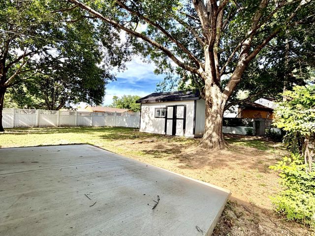 7000 Park Place Drive, Richland Hills, TX 76118