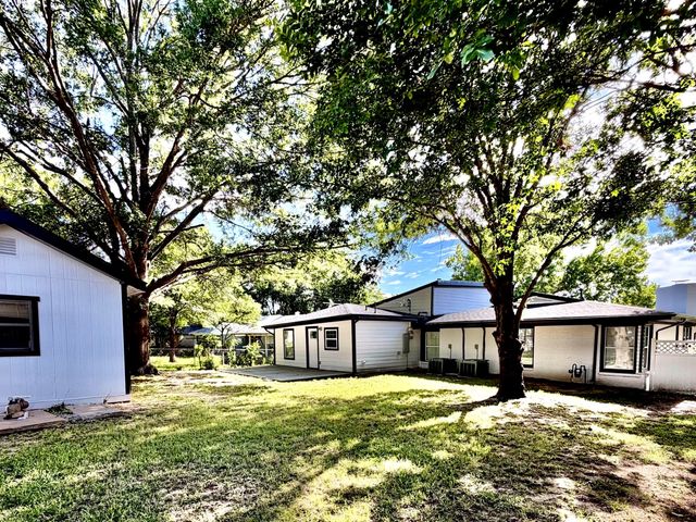 7000 Park Place Drive, Richland Hills, TX 76118