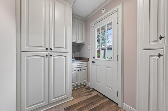 5422 Willowbend Boulevard, Houston, TX 77096