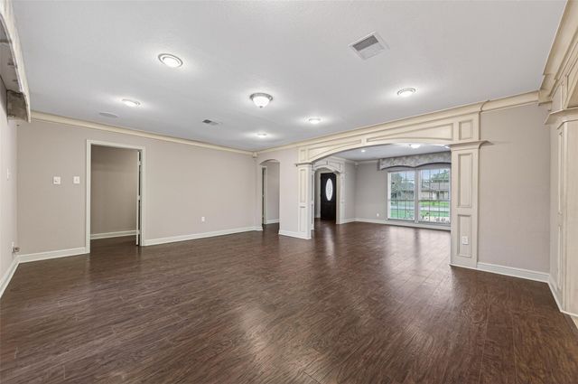 5422 Willowbend Boulevard, Houston, TX 77096