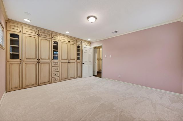 5422 Willowbend Boulevard, Houston, TX 77096