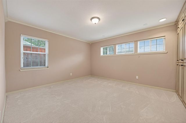 5422 Willowbend Boulevard, Houston, TX 77096