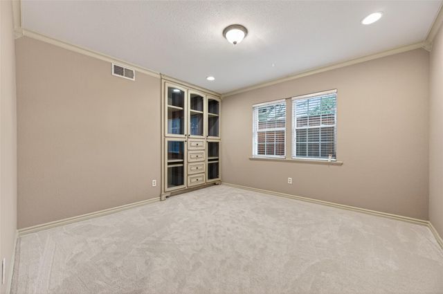 5422 Willowbend Boulevard, Houston, TX 77096