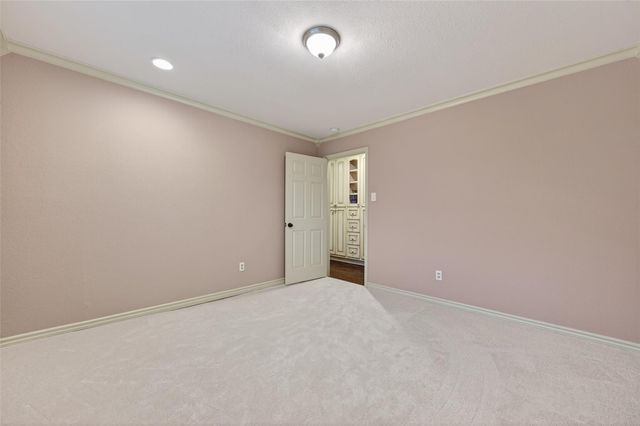 5422 Willowbend Boulevard, Houston, TX 77096