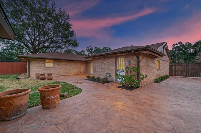 5422 Willowbend Boulevard, Houston, TX 77096