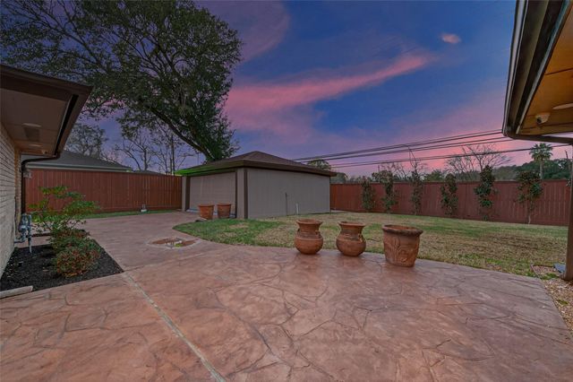 5422 Willowbend Boulevard, Houston, TX 77096