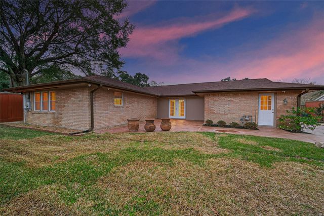 5422 Willowbend Boulevard, Houston, TX 77096