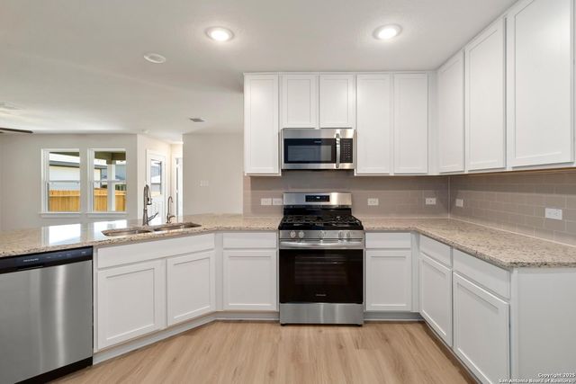 5923 Willow Point Blvd, San Antonio, TX 78219