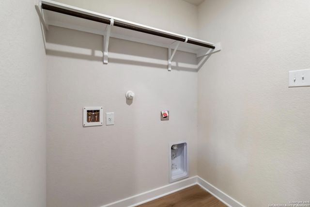 5923 Willow Point Blvd, San Antonio, TX 78219