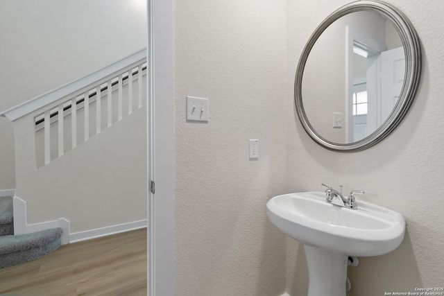 5923 Willow Point Blvd, San Antonio, TX 78219