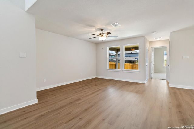 5923 Willow Point Blvd, San Antonio, TX 78219