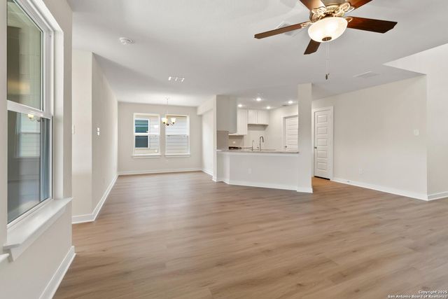 5923 Willow Point Blvd, San Antonio, TX 78219