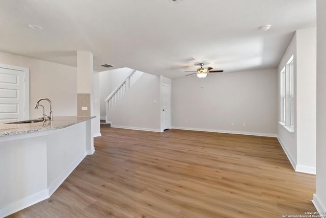 5923 Willow Point Blvd, San Antonio, TX 78219