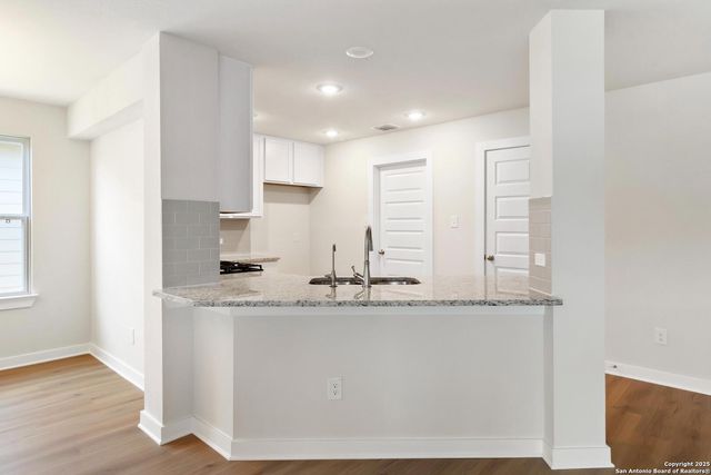 5923 Willow Point Blvd, San Antonio, TX 78219