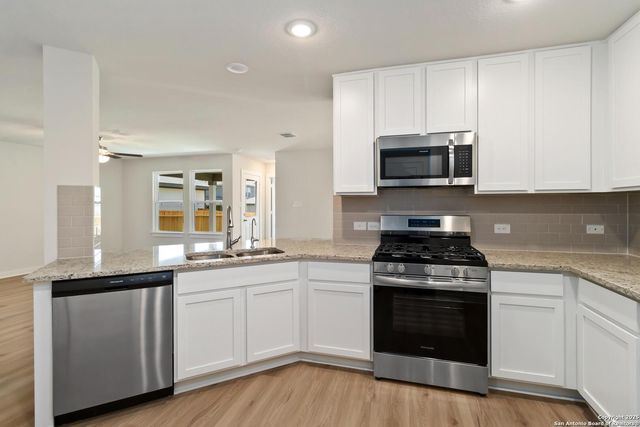 5923 Willow Point Blvd, San Antonio, TX 78219