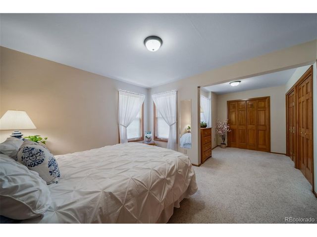 5581 Osage Pl, Larkspur, CO 80118