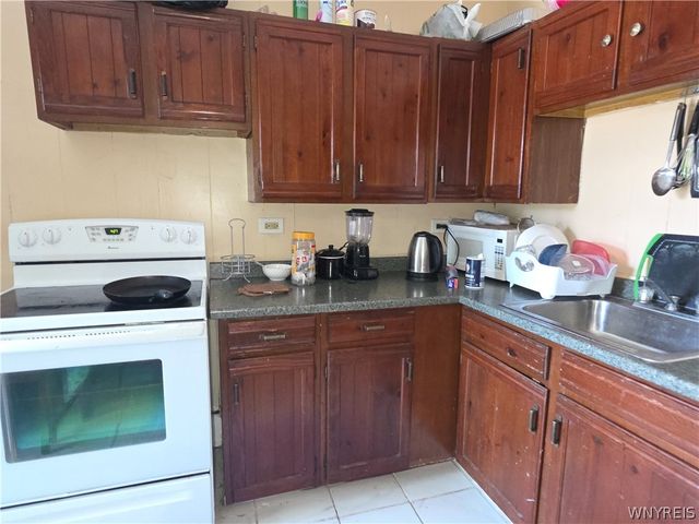 818 Ashland Avenue, Niagara Falls, NY 14301