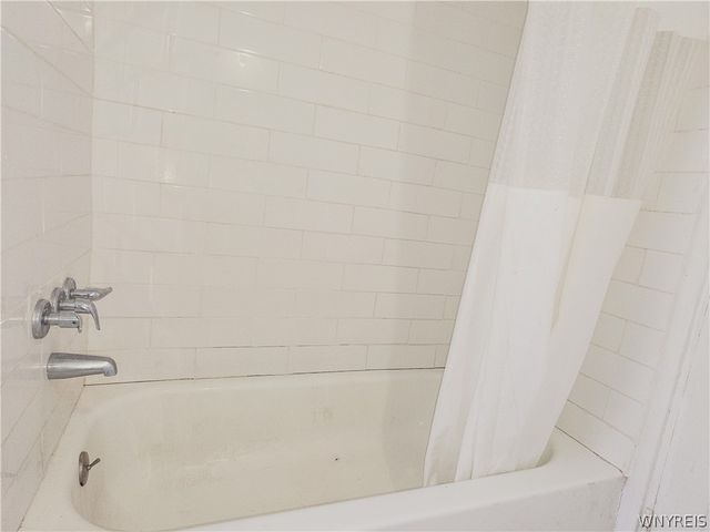 818 Ashland Avenue, Niagara Falls, NY 14301
