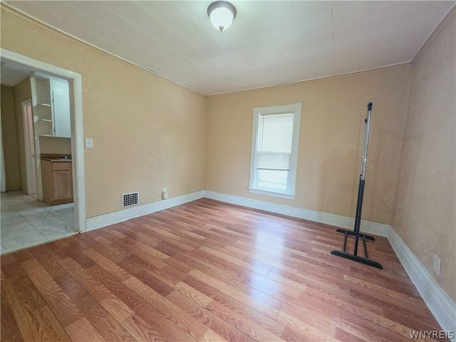 818 Ashland Avenue, Niagara Falls, NY 14301