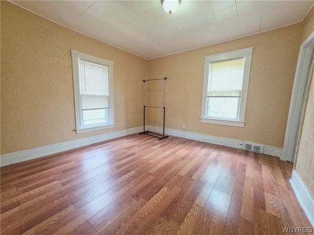 818 Ashland Avenue, Niagara Falls, NY 14301