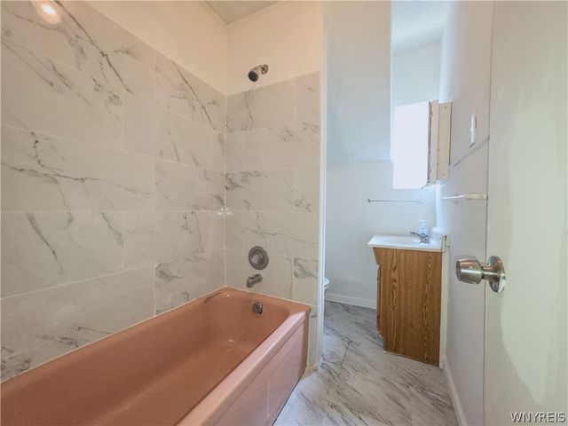 818 Ashland Avenue, Niagara Falls, NY 14301