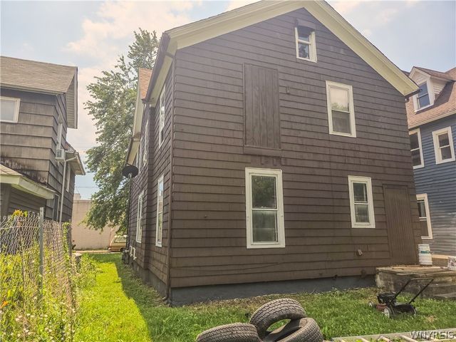 818 Ashland Avenue, Niagara Falls, NY 14301