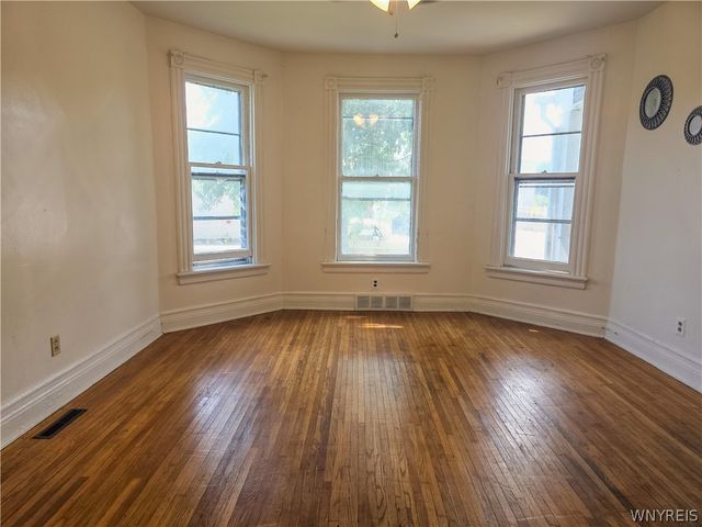 818 Ashland Avenue, Niagara Falls, NY 14301
