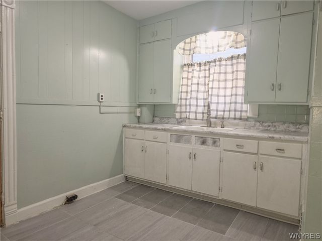 818 Ashland Avenue, Niagara Falls, NY 14301