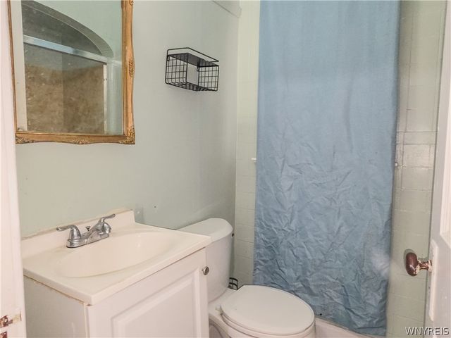 818 Ashland Avenue, Niagara Falls, NY 14301