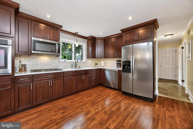 2621 BOXWOOD DR, Wilmington, DE 19810