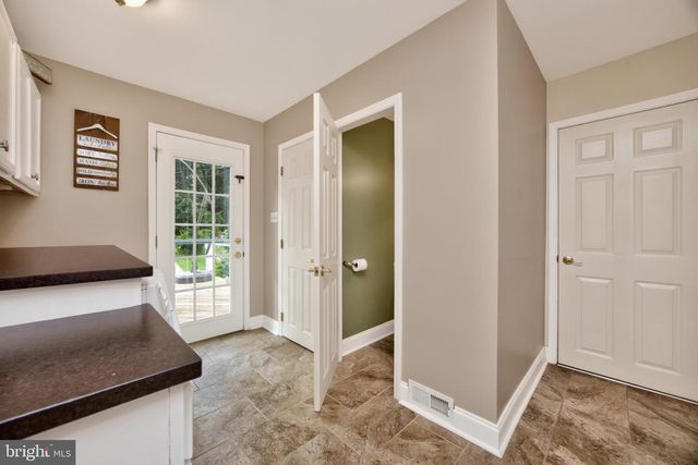 2621 BOXWOOD DR, Wilmington, DE 19810