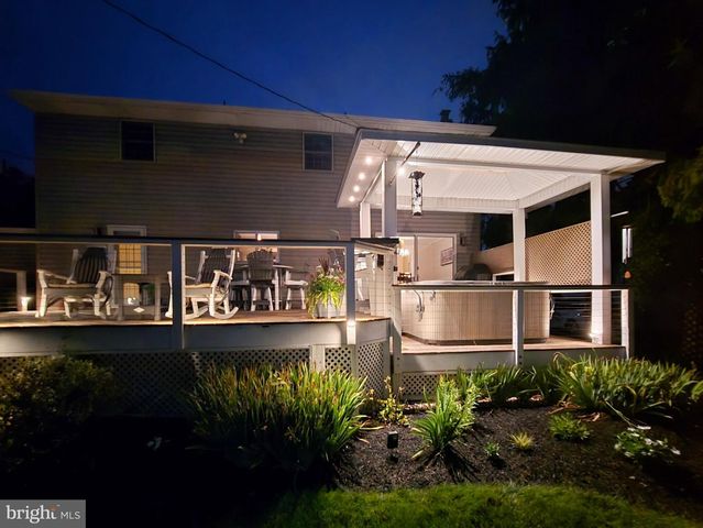 2621 BOXWOOD DR, Wilmington, DE 19810