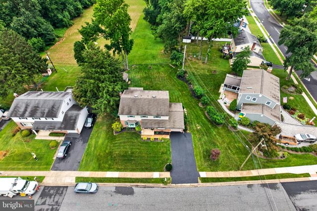 2621 BOXWOOD DR, Wilmington, DE 19810