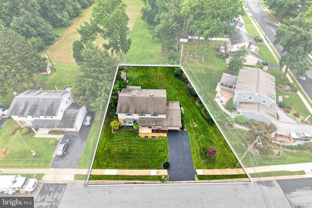 2621 BOXWOOD DR, Wilmington, DE 19810