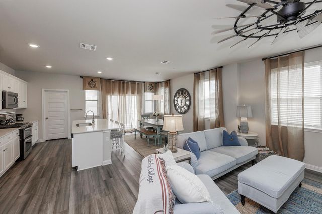 7915 Mellencamp DR, Austin, TX 78744